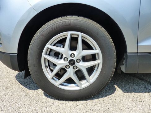Used 2024 Ford Edge SEL AWD/4WD image 13