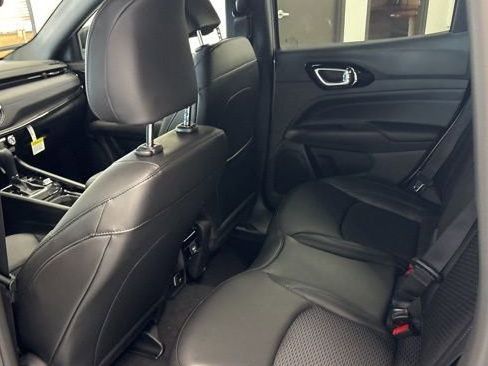 New 2026 Jeep Compass Latitude AWD/4WD image 16