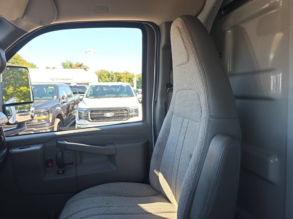 Used 2022 Chevrolet Express 3500 w/ Power Convenience Package RWD image 41