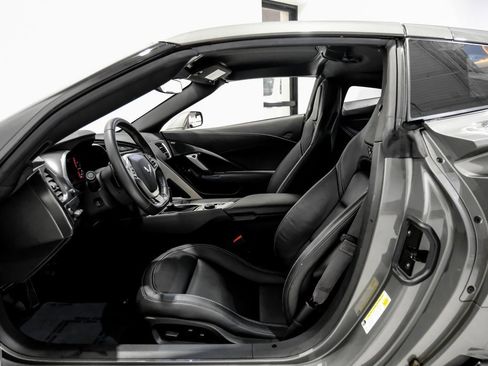 Used 2015 Chevrolet Corvette Z06 w/ 2LZ Preferred Equipment Group image 6