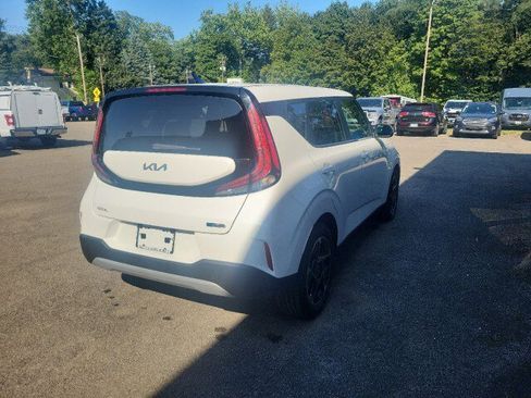 Used 2023 Kia Soul EX image 6