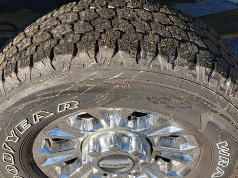 Used 2022 Ford F250 Lariat w/ Lariat Value Package AWD/4WD image 13
