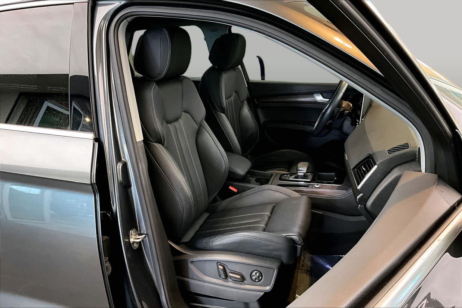 Certified 2024 Audi Q5 2.0T Premium Plus w/ Premium Plus Package AWD/4WD image 8