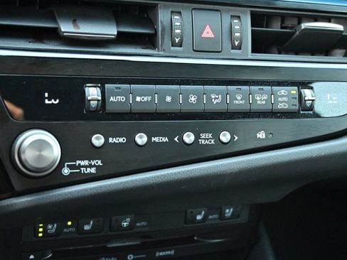 Used 2022 Lexus ES 350 F Sport w/ Accessory Package 2 FWD image 27