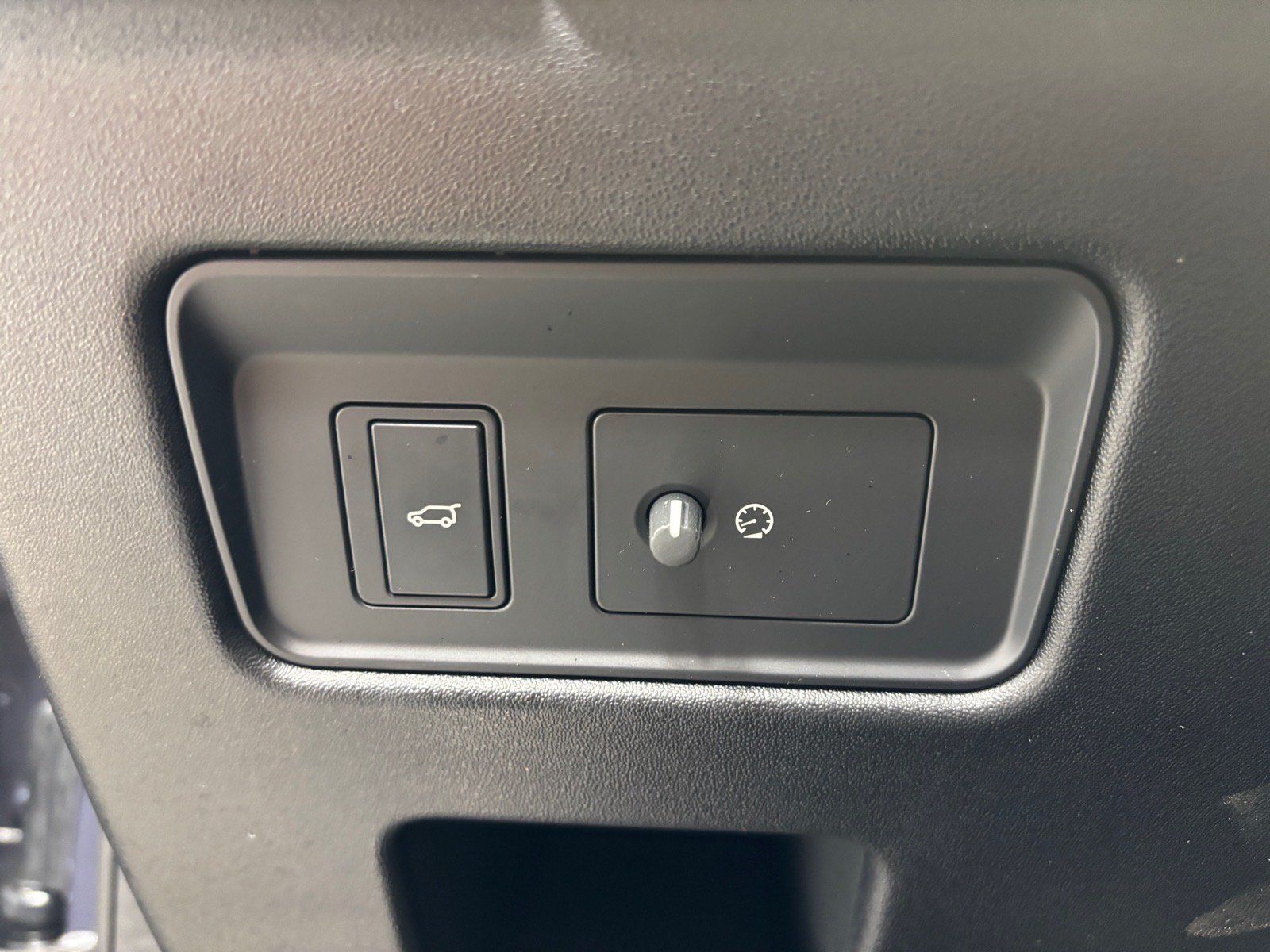 New 2025 Land Rover Discovery S AWD/4WD image 22
