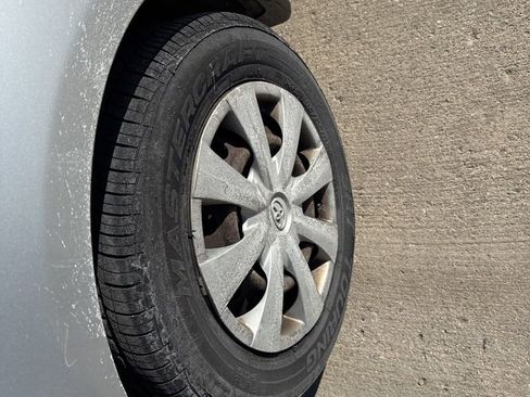 Used 2010 Toyota Corolla LE image 12