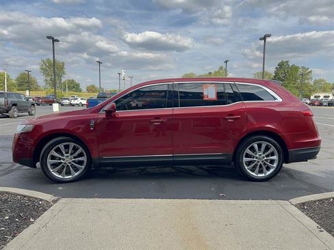 Used 2011 Lincoln MKT AWD w/ 201A Rapid Spec Order Code image 4