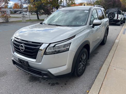 Used 2022 Nissan Pathfinder SV image 38