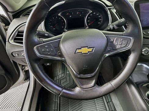 Used 2017 Chevrolet Malibu LT w/ Driver Confidence Package FWD image 12