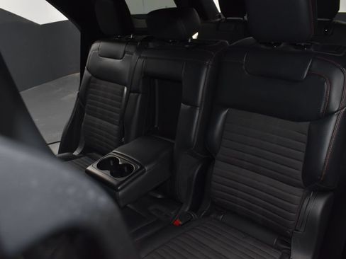 Used 2025 Ford Explorer ST-Line w/ ST-Line Street Pack AWD/4WD image 31