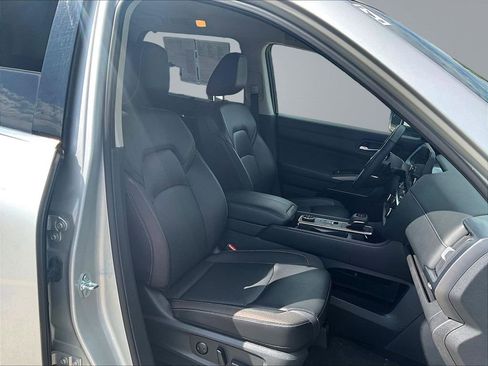 Used 2024 Nissan Pathfinder SL AWD/4WD image 32