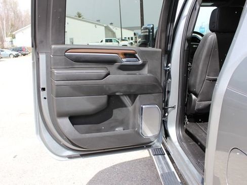 Used 2024 Chevrolet Silverado 3500 High Country w/ High Country Premium Package AWD/4WD image 45
