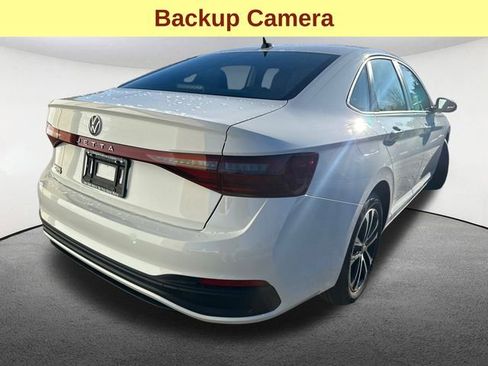 Used 2025 Volkswagen Jetta Sport image 12