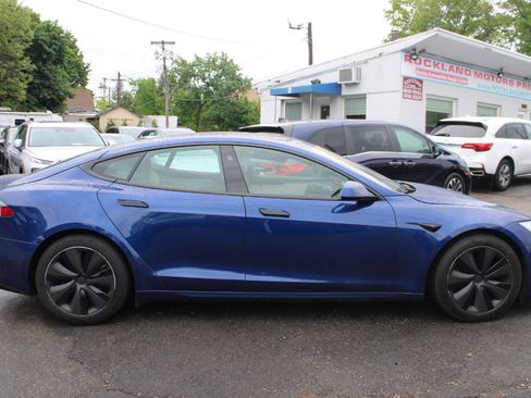 Used 2021 Tesla Model S Plaid image 4