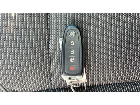 Used 2015 Ford Taurus SEL w/ Equipment Group 201A FWD image 34