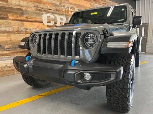 Used 2022 Jeep Wrangler Unlimited Rubicon 4xe w/ Cold Weather Group AWD/4WD image 64