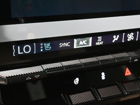 New 2025 GMC Hummer EV 2X w/ LPO, Sport Package image 27