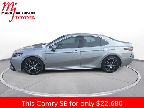 Used 2023 Toyota Camry SE image 14