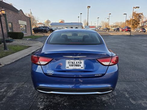 Used 2015 Chrysler 200 Limited image 7