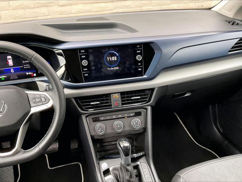 Certified 2022 Volkswagen Taos SE w/ Driver Assistance Package image 5