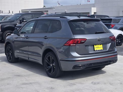 Used 2023 Volkswagen Tiguan SE R-Line FWD image 6