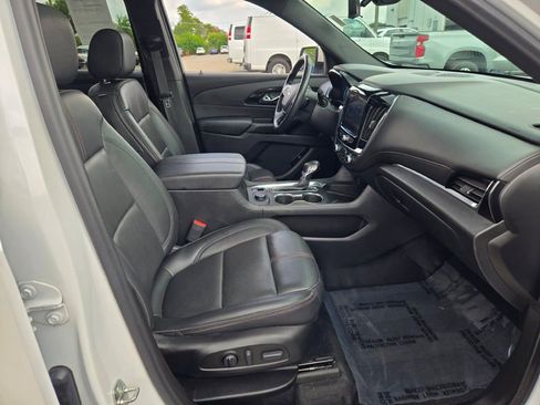 Certified 2022 Chevrolet Traverse RS w/ LPO, Floor Liner Package image 5