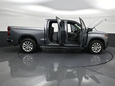 Used 2022 Chevrolet Silverado 1500 Custom w/ Safety Confidence Package AWD/4WD image 32