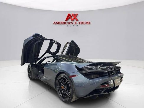 Used 2018 McLaren 720S RWD image 19