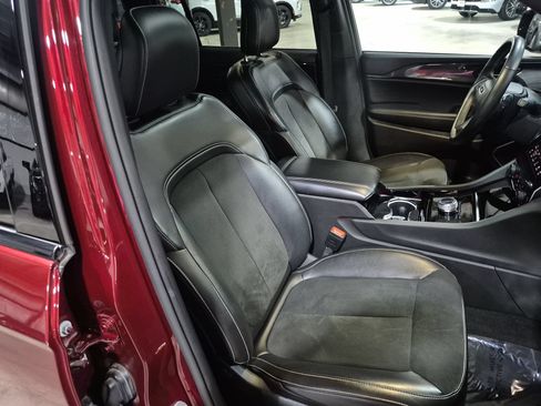 Used 2021 Jeep Grand Cherokee L Laredo AWD/4WD image 28