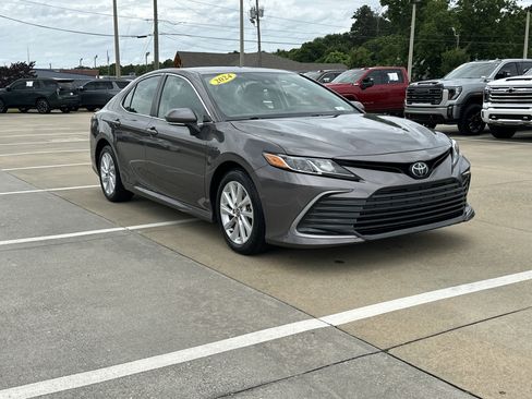 Used 2024 Toyota Camry LE FWD image 6