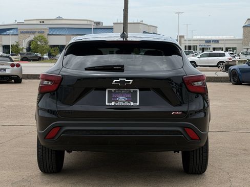 Used 2024 Chevrolet Trax RS w/ Sunroof Package FWD image 5