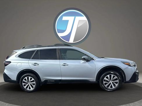 Used 2021 Subaru Outback Premium AWD/4WD image 9