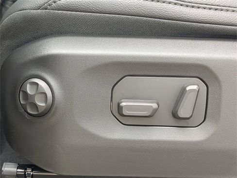 New 2025 Jeep Wrangler Sahara image 22