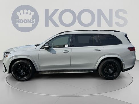 Used 2024 Mercedes-Benz GLS 580 4MATIC image 2