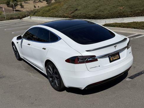 Used 2018 Tesla Model S 100D AWD/4WD image 9