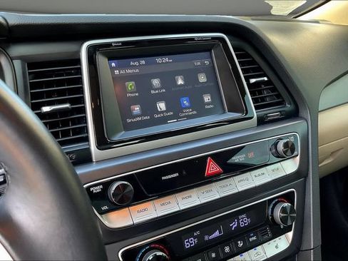 Used 2018 Hyundai Sonata SEL w/ Tech Package 04 FWD image 11