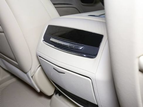 Used 2024 Cadillac Escalade Premium Luxury AWD/4WD image 24