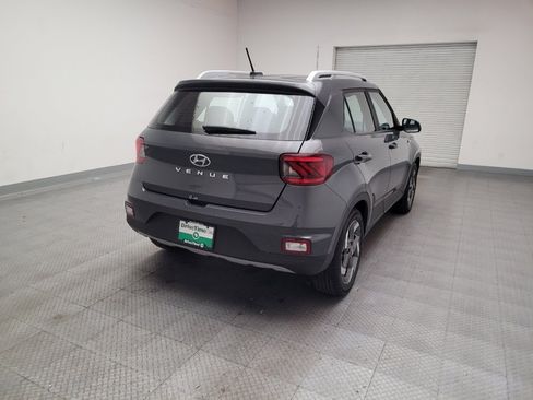 Used 2025 Hyundai Venue SEL image 7