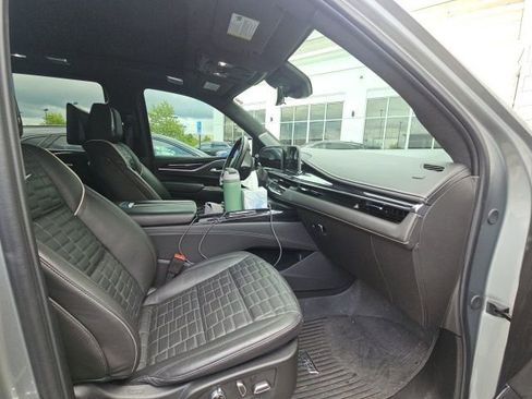 Certified 2024 Cadillac Escalade V w/ LPO, ONYX Package AWD/4WD image 5