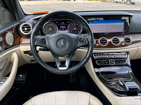 Used 2018 Mercedes-Benz E 400 E 400 image 6