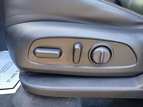 Used 2020 Chevrolet Traverse RS image 30