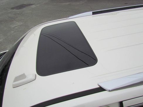 Used 2015 Cadillac Escalade Premium image 28