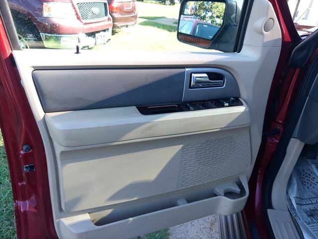 Used 2014 Ford Expedition EL XLT w/ Equipment Group 202A AWD/4WD image 11