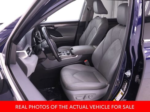 Certified 2021 Toyota Highlander Platinum AWD/4WD image 4