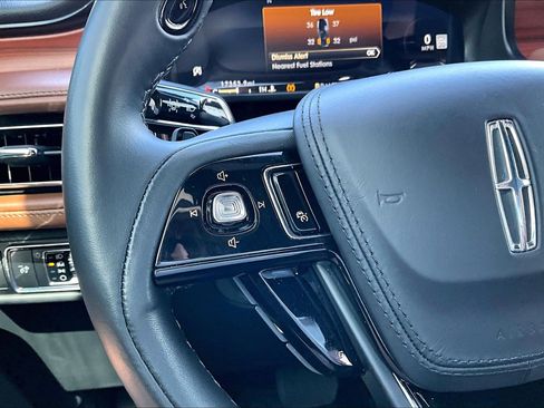 Used 2024 Lincoln Aviator Reserve w/ Equipment Group 201A image 11