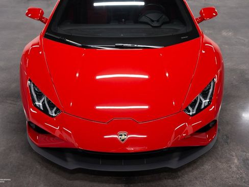 Used 2023 Lamborghini Huracan EVO image 4