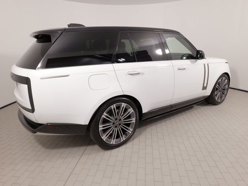 Used 2024 Land Rover Range Rover SE AWD/4WD image 11