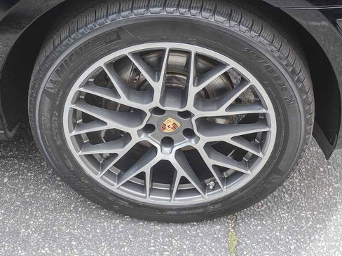 Used 2018 Porsche Macan Sport Edition AWD/4WD image 9