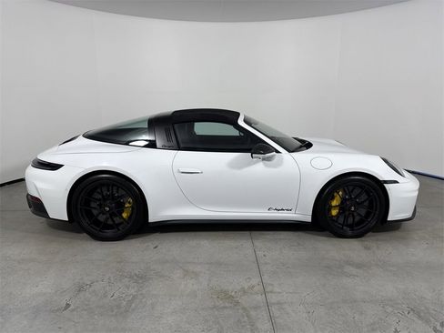 Certified 2025 Porsche 911 Targa 4 GTS image 8