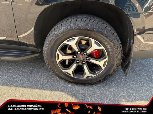 Used 2026 GMC Yukon XL AT4 AWD/4WD image 11